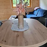 Holiday home Nad Cicha -domki Caloroczne W Gorach *