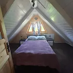 Holiday home Nad Cicha -domki Caloroczne W Gorach Ujsoly
