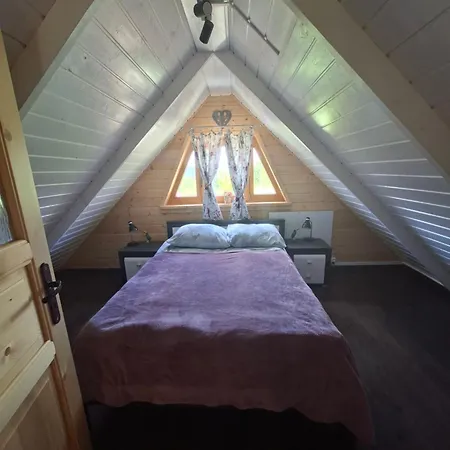 Holiday home Nad Cicha -domki Caloroczne W Gorach Ujsoly